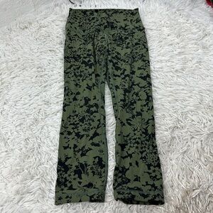 Lululemon Align Crop *21" Efflorescent Barracks Green Black